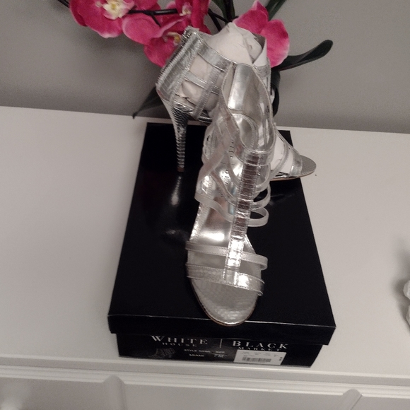 White House  Black Shoes market. Size 7 , Brand new - Picture 8 of 8